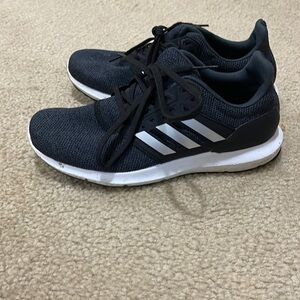 Adidas cloud foam tennis shoes